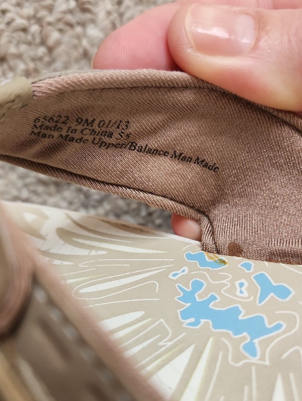 Clarks Women's Beige Floral Comfort Thong Sandals 9 - Picture 5 of 6